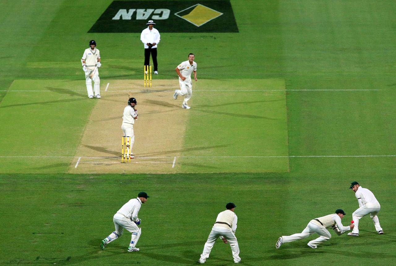 Steven Smith could not hold an edge from BJ Watling, Australia v New Zealand, 3rd Test, Adelaide, 2nd day, November 28, 2015