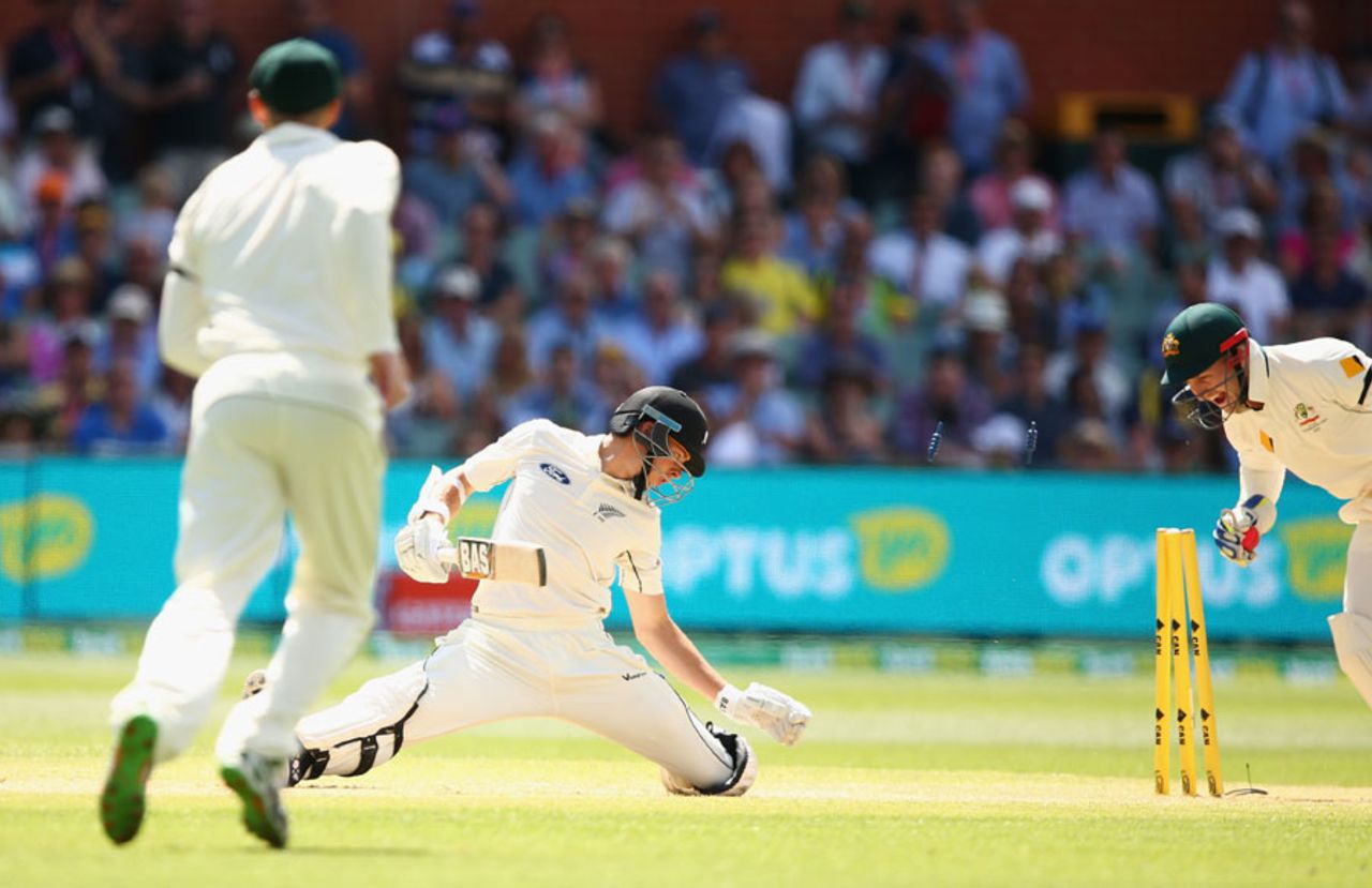 Mitchell Santner was stumped for 45, Australia v New Zealand, 3rd Test, Adelaide, 3rd day, November 29, 2015