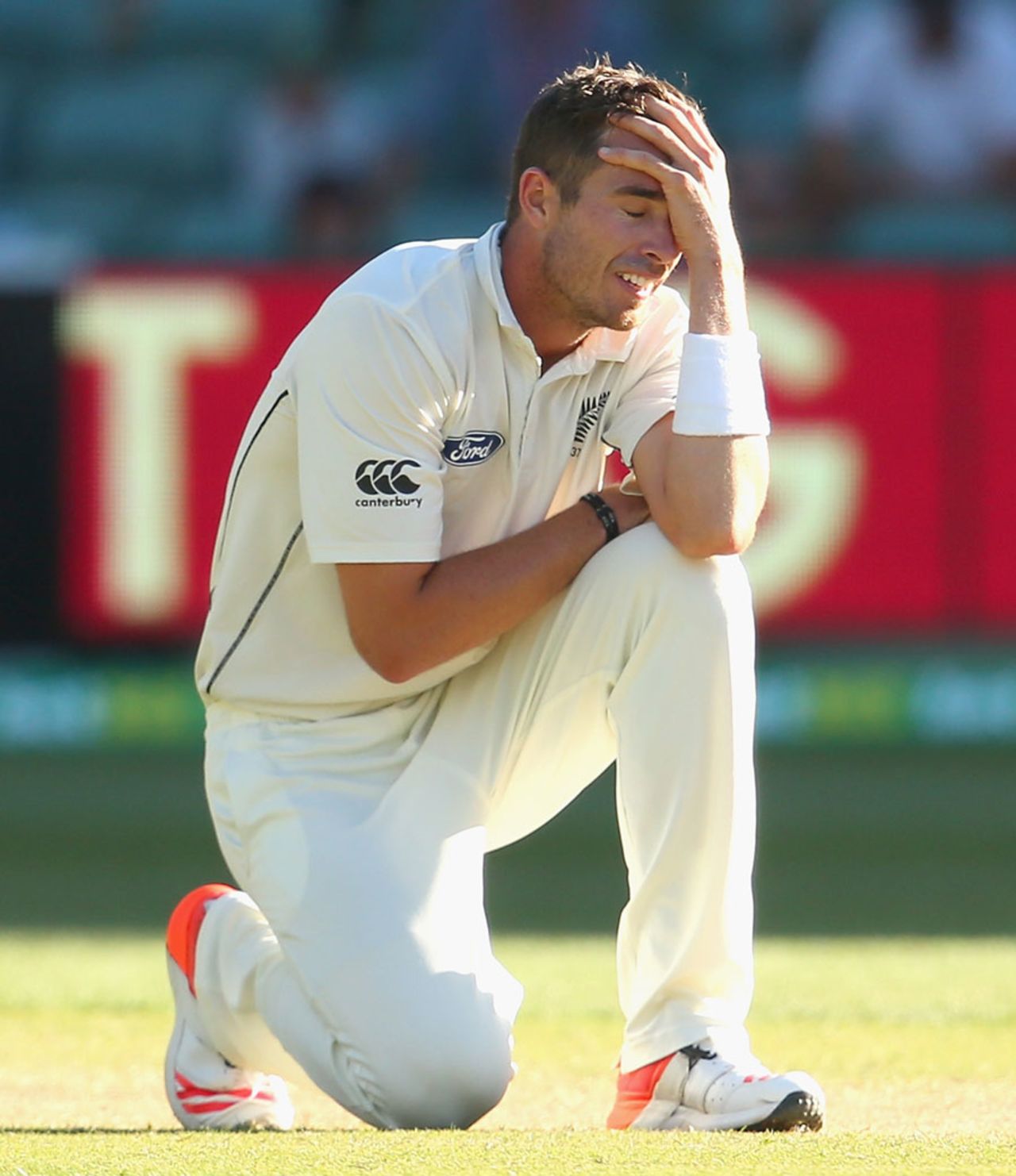 Tim Southee wears a dejected look after an appeal was turned down, Australia v New Zealand, 3rd Test, Adelaide, 3rd day, November 29, 2015