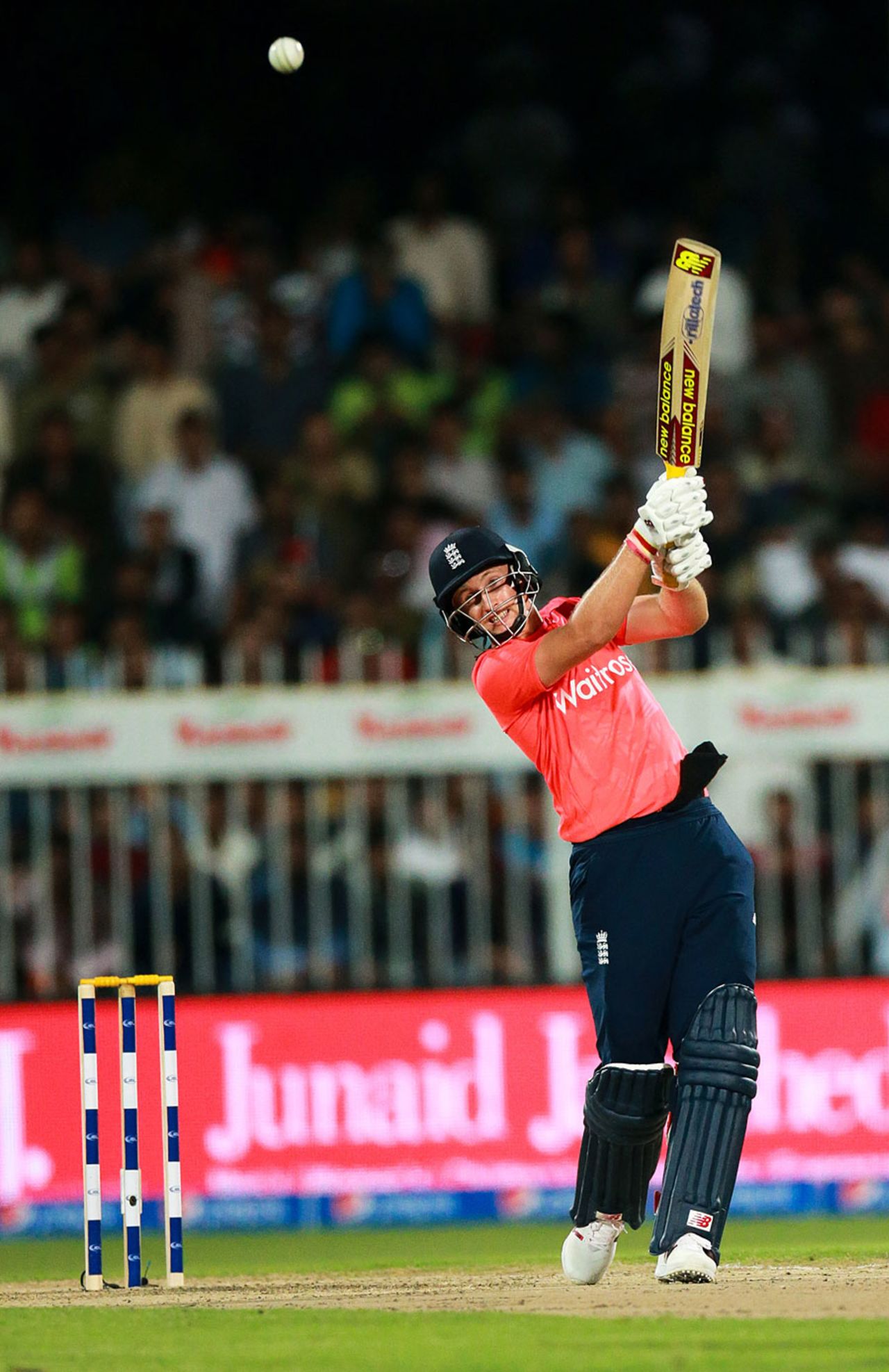 Joe Root skipped to 32 off 22 balls, Pakistan v England, 3rd T20, Sharjah, November 30, 2015
