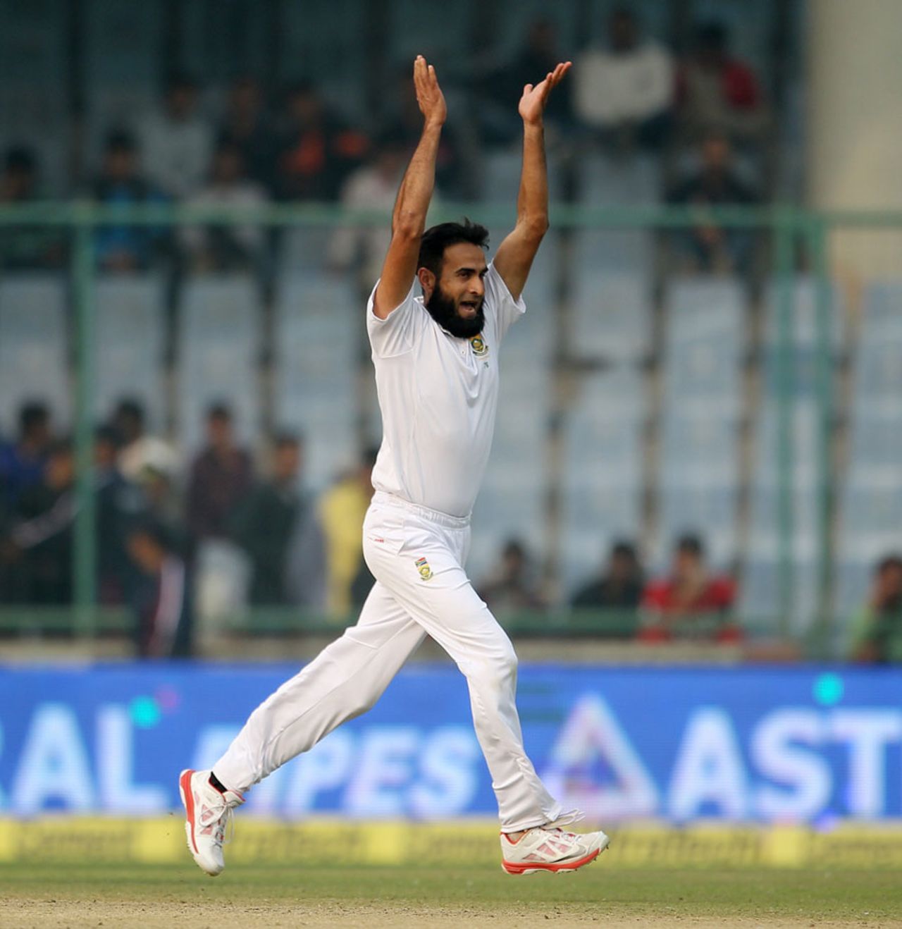 Imran Tahir thinks he has a wicket, India v South Africa, 4th Test, 1st day, Delhi, December 3, 2015