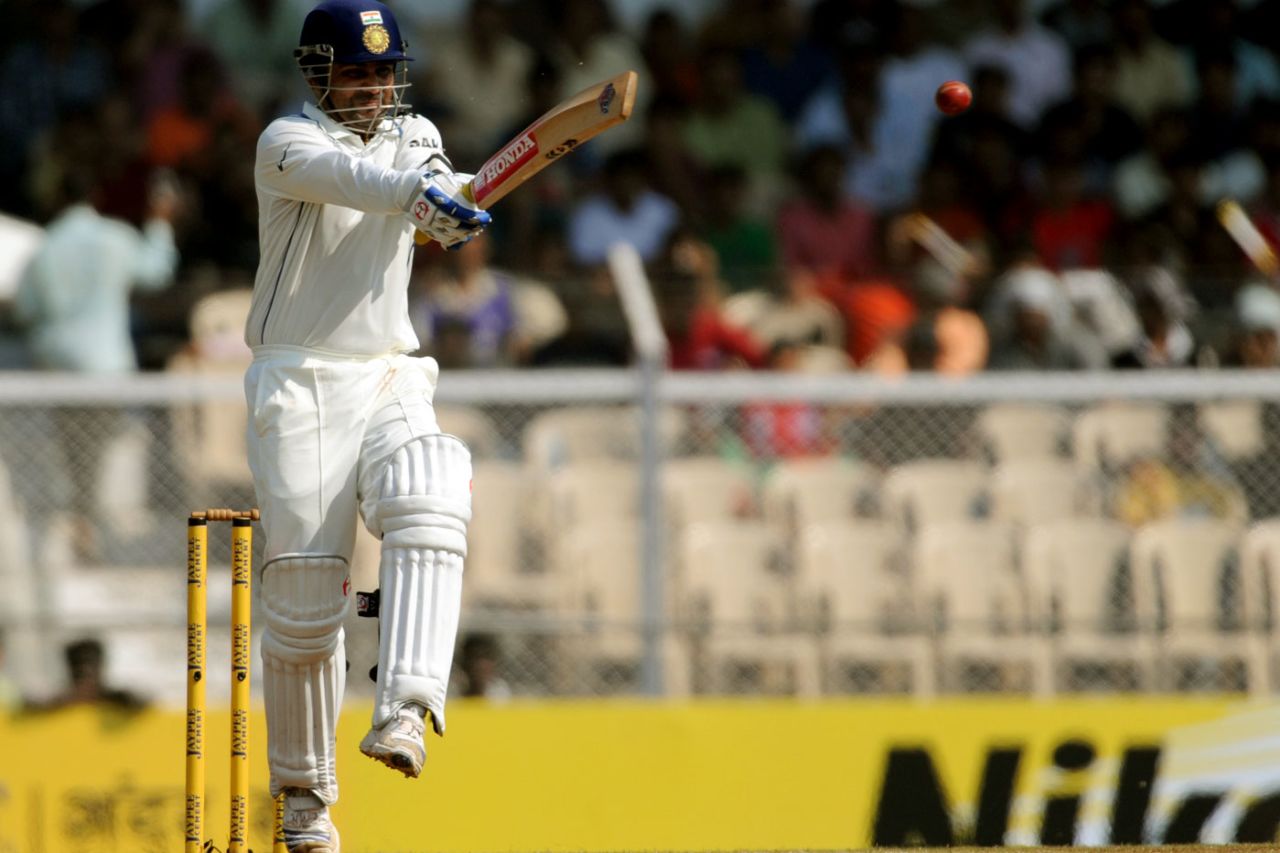 Virender Sehwag pulls, India v Sri Lanka, 3rd Test, Mumbai, 2nd day, December 3, 2009