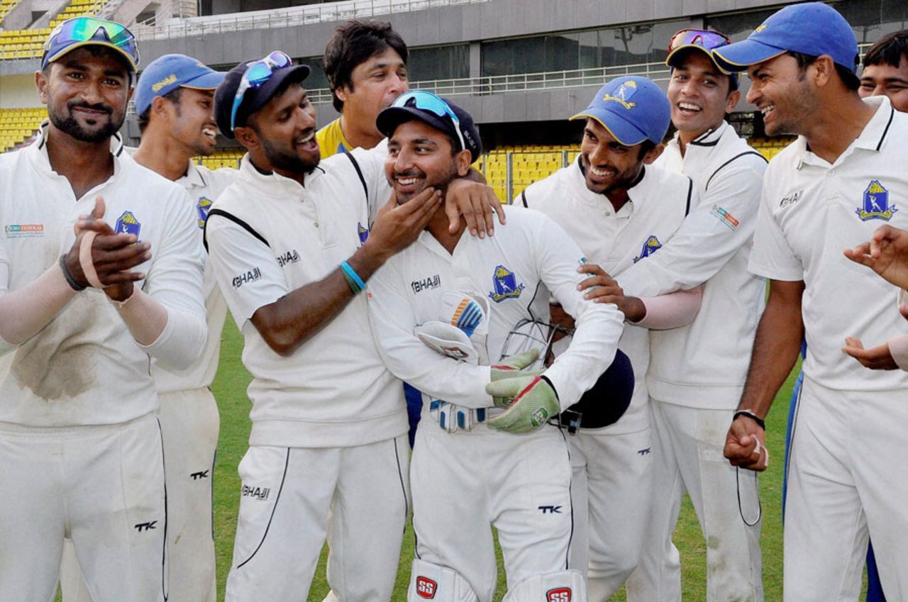 The Bengal players share a lighter moment, Assam v Bengal, Ranji Trophy 2015-16, Group A, Guwahati, 4th day, December 4, 2015