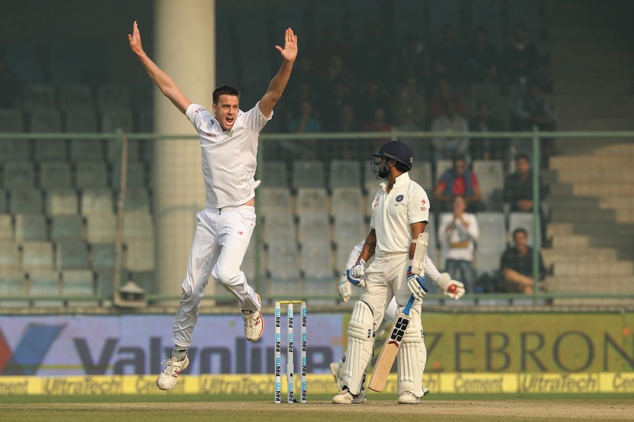 Morne Morkel bowled a sharp bouncer to send M Vijay back, India v South Africa, 4th Test, Delhi, 3rd day, December 5, 2015