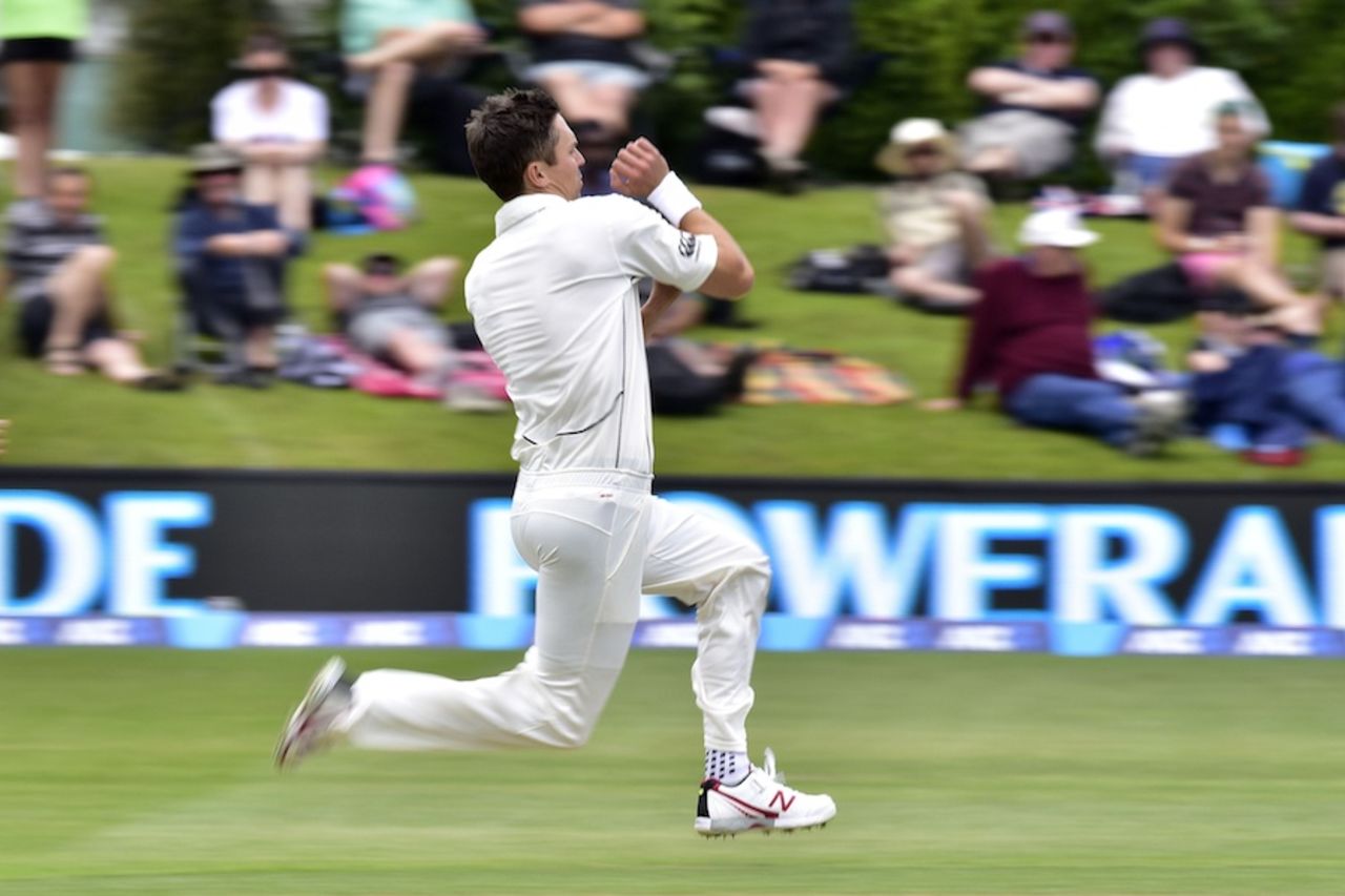 Trent Boult in delivery stride, New Zealand v Sri Lanka, 1st Test, Dunedin, 2nd day, December 11, 2015