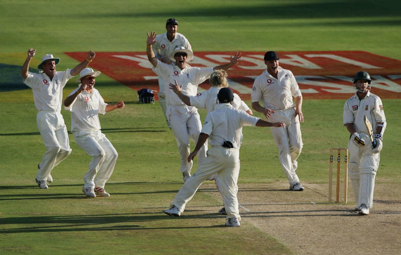Matthew Hoggard bowled England to victory in Johannesburg with 7 for 61, South Africa v England, fourth Test, Johannesburg, January 17, 2005