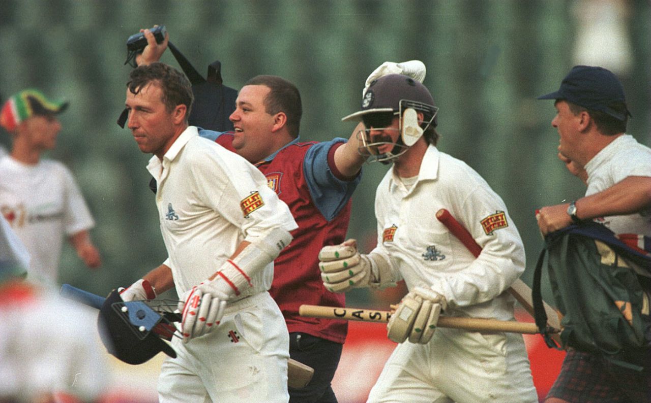 Jack Russell and Mike Atherton secured a draw for England, South Africa v England, 2nd Test, Johannesburg, 5th day, December 4, 1995