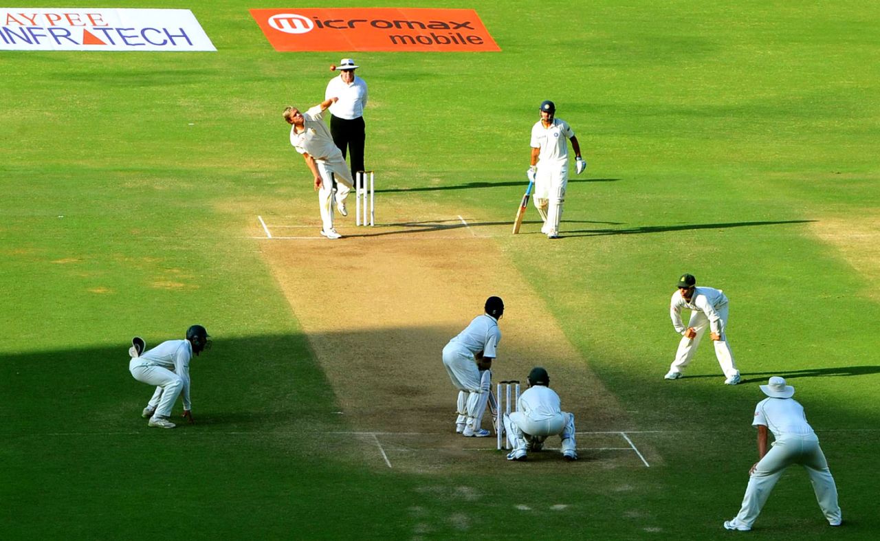 Paul Harris bowls into the shade, India v South Africa, 1st Test, Nagpur, 3rd day, February 8, 2010