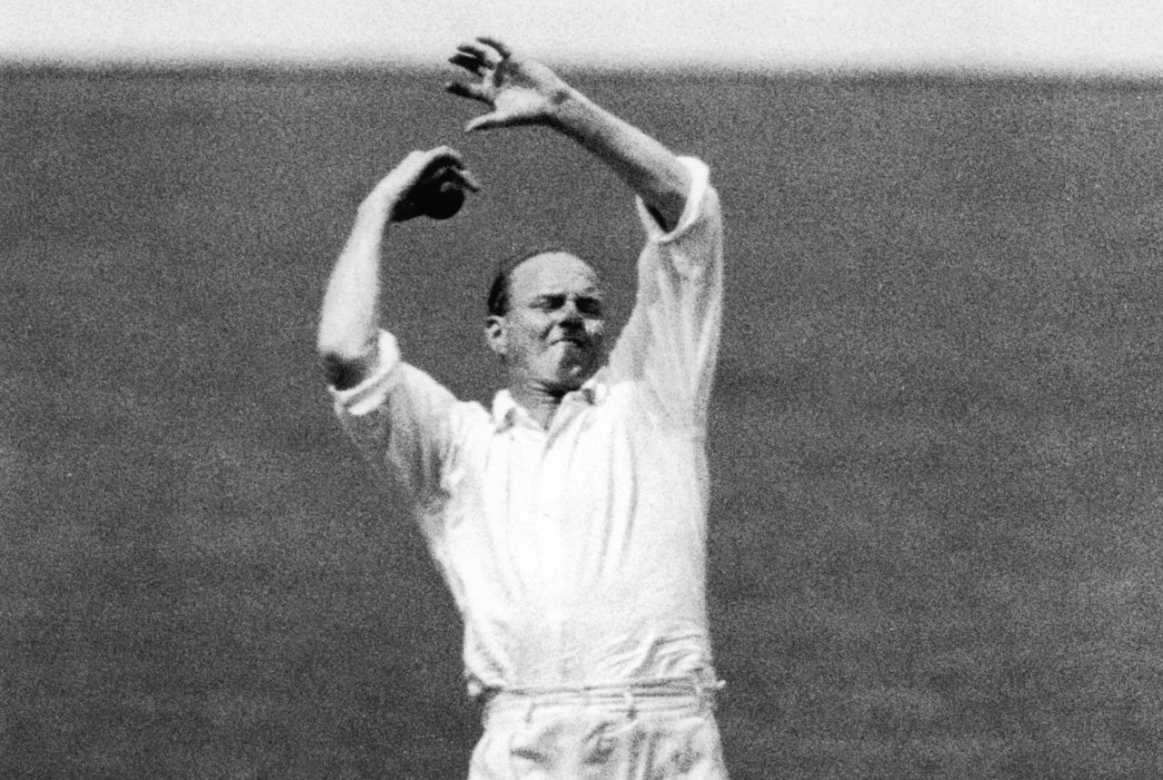 Bill 'Tiger' O'Reilly bowls in a game against Surrey, 1938