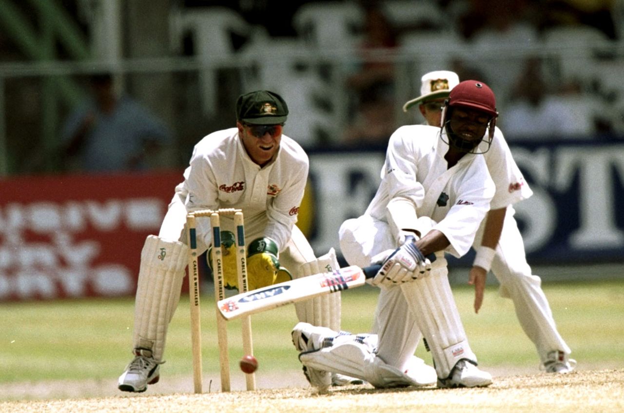 Brian Lara sweeps, West Indies v Australia, 3rd Test, Barbados, 5th day, March 30, 1999