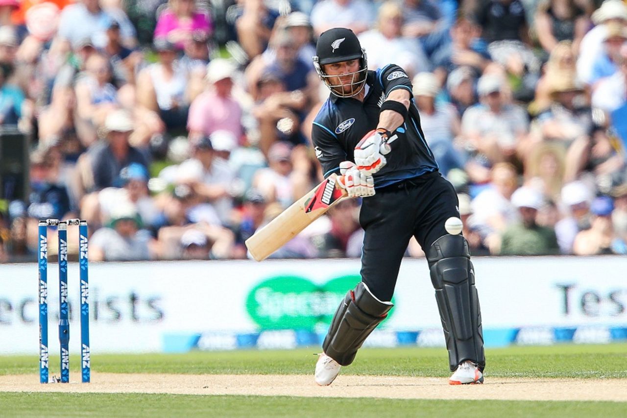 Brendon McCullum lines up to play a stroke, New Zealand v Sri Lanka, 1st ODI, Christchurch, December 26, 2015
