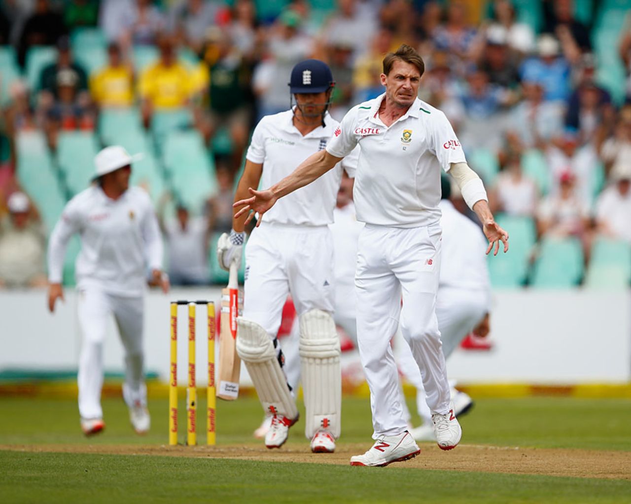 Dale Steyn made an immediate mark on his return from injury, South Africa v England, 1st Test, Durban, 1st day, December 26, 2015