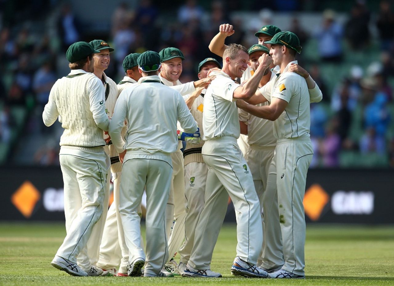 Peter Siddle picked up two wickets in two balls, Australia v West Indies, 2nd Test, Melbourne, 2nd day, December 27, 2015