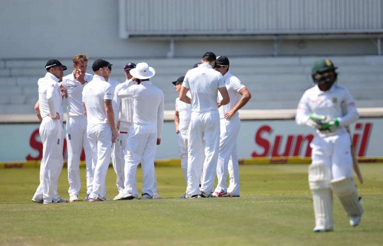 Stuart Broad removed Temba Bavuma in the first over of the day, South Africa v England, 1st Test, Durban, 3rd day, December 28, 2015
