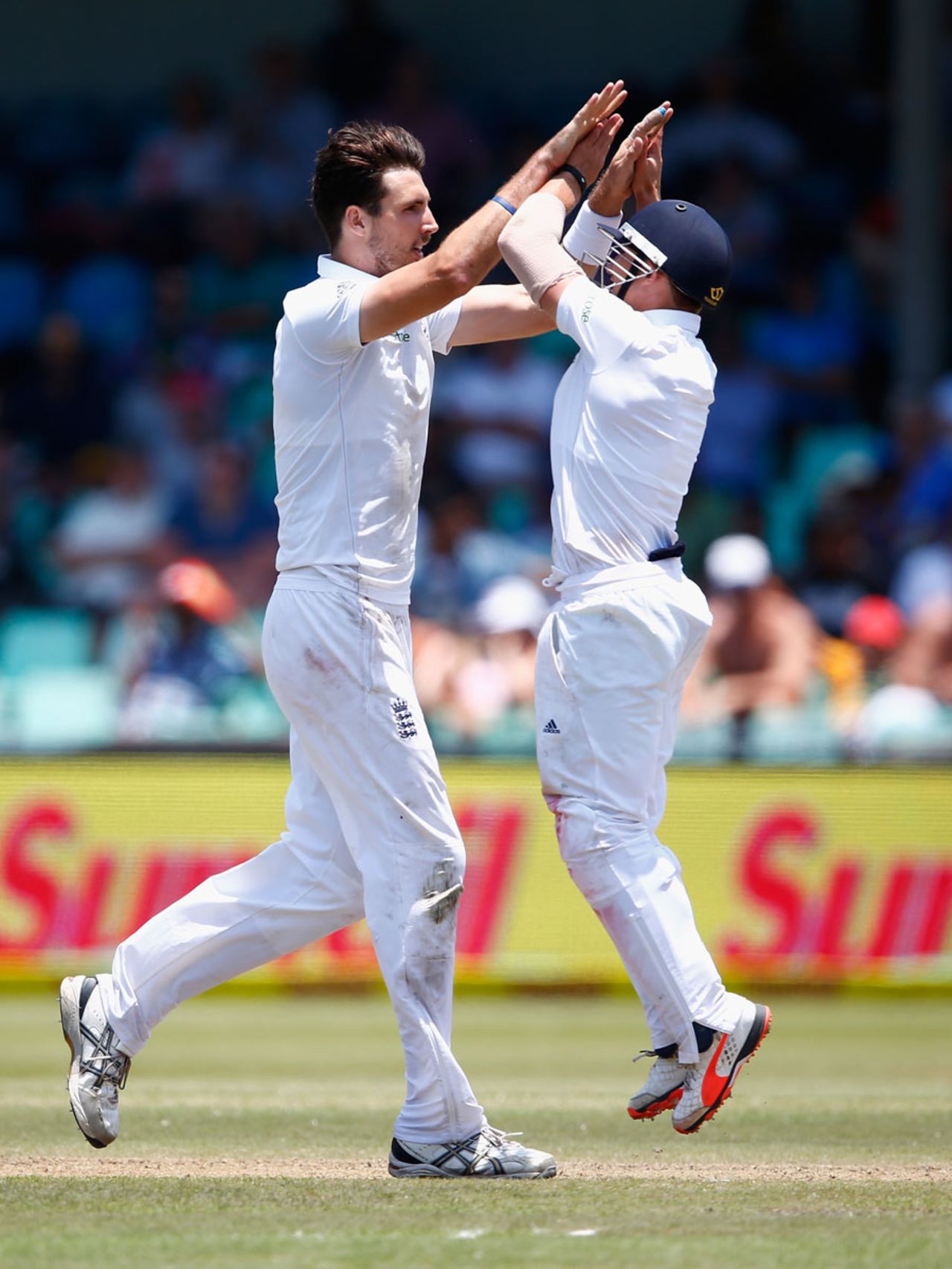 Steven Finn took the last two wickets in four balls, South Africa v England, 1st Test, Durban, 3rd day, December 28, 2015