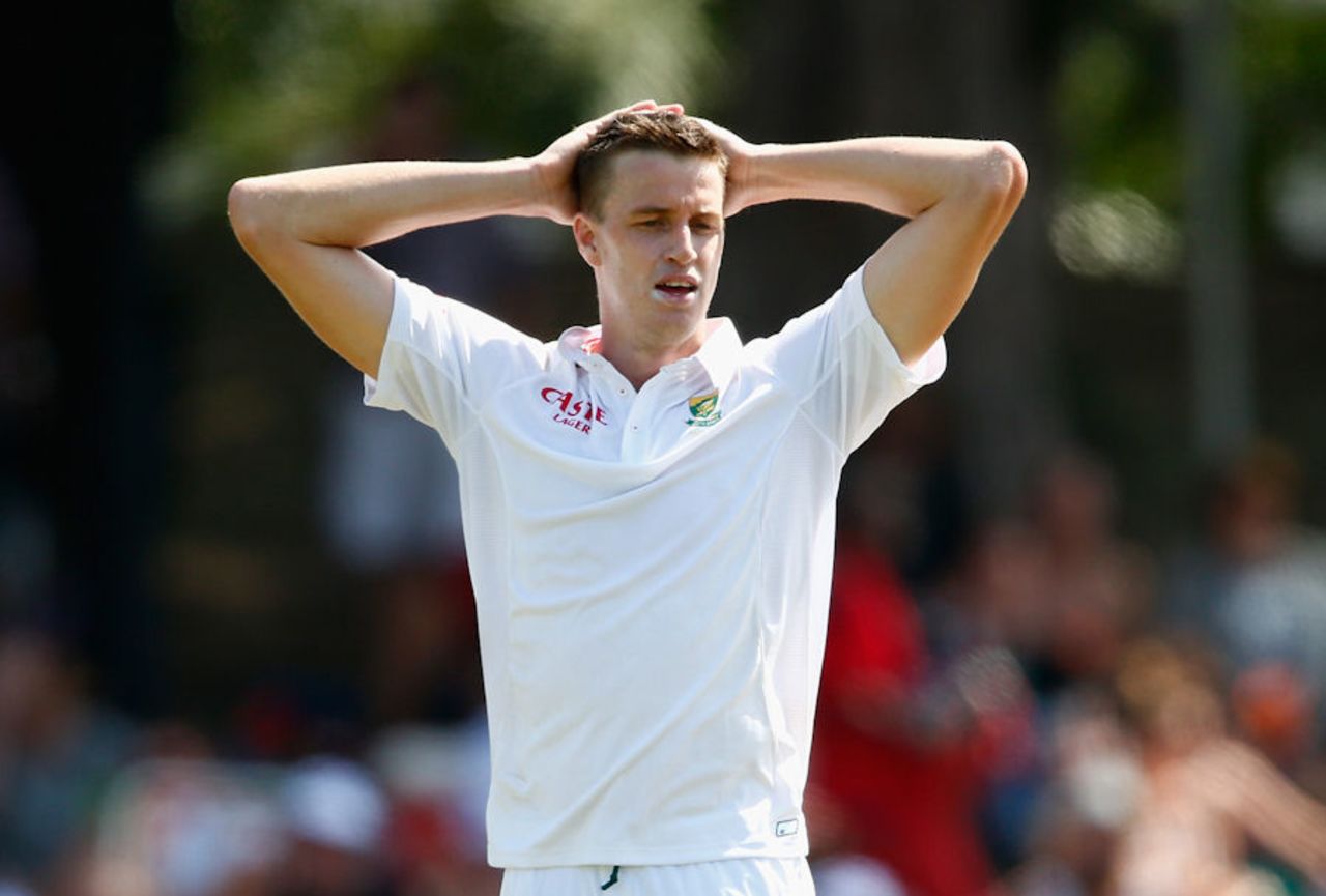 Morne Morkel suffered the frustration of two dropped catches, South Africa v England, 1st Test, Durban, 3rd day, December 28, 2015