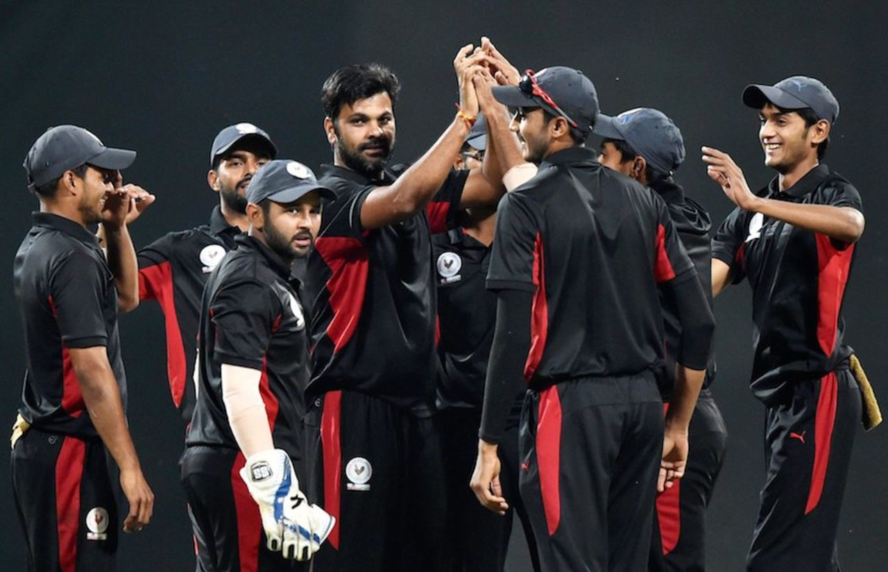 RP Singh rattled Delhi with four wickets, Delhi v Gujarat, Vijay Hazare Trophy final, Bangalore, December 28, 2015