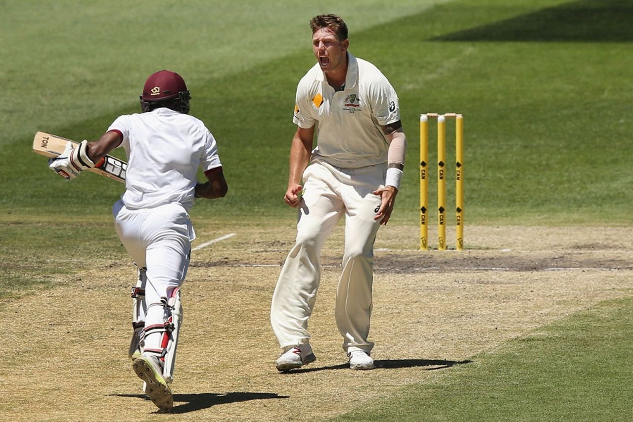 James Pattinson has a go at Rajendra Chandrika, Australia v West Indies, 2nd Test, Melbourne, 4th day, December 29, 2015
