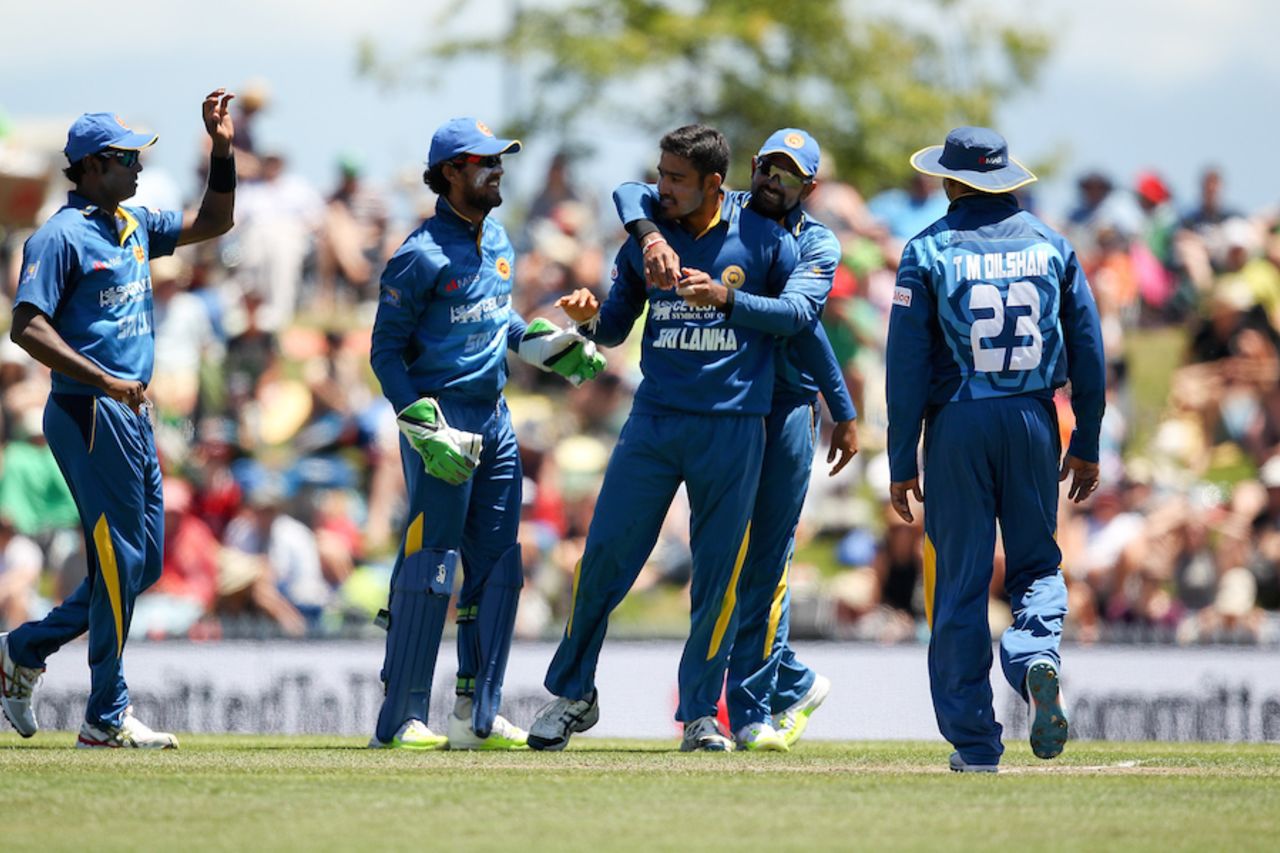 Milinda Siriwardana is congratulated after dismissing Kane Williamson, New Zealand v Sri Lanka, 3rd ODI, Nelson, December 31, 2015