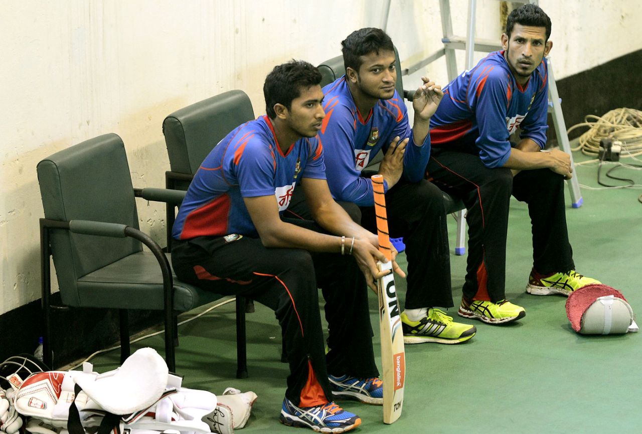 Soumya Sarkar, Shakib Al Hasan and Nasir Hossain at a practice session, Chittagong, July 20, 2015