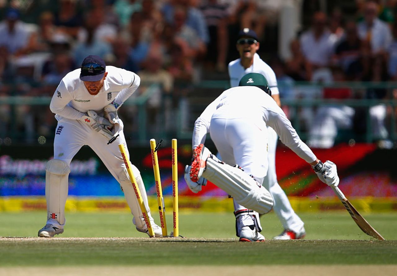 Stiaan van Zyl was run out early in South Africa's innings, South Africa v England, 2nd Test, Cape Town, 2nd day, January 3, 2016