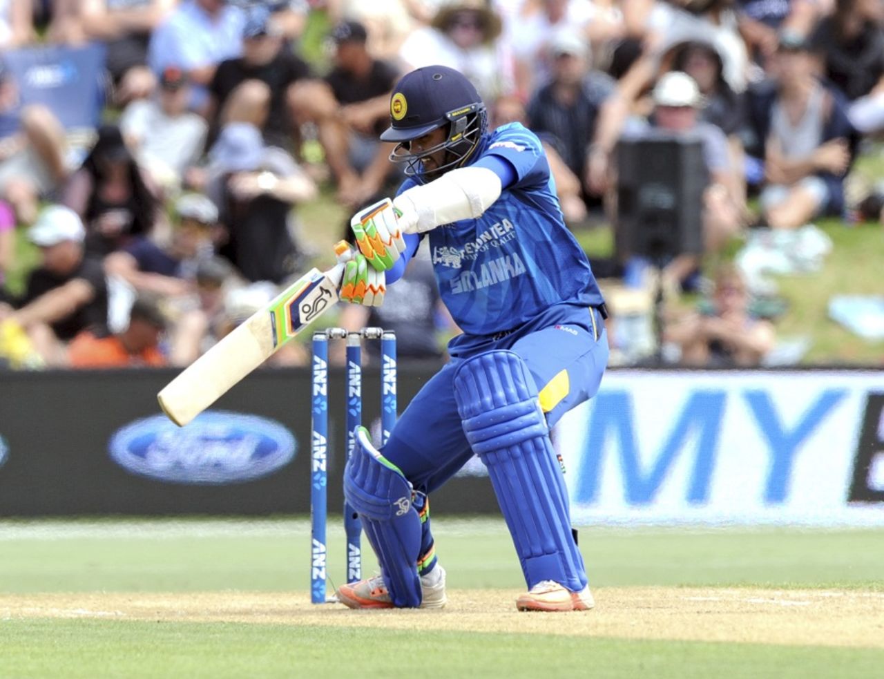 Dinesh Chandimal kept Sri Lanka ticking, New Zealand v Sri Lanka, 5th ODI, Mount Maunganui, January 5, 2016 