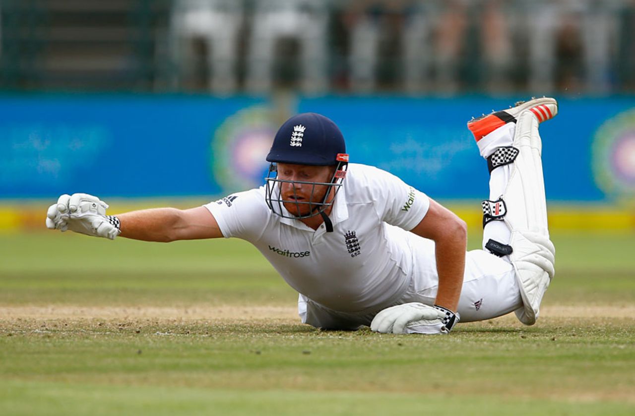 Jonny Bairstow scrambles back into his crease after losing his bat, South Africa v England, 2nd Test, Cape Town, 5th day, January 6, 2016