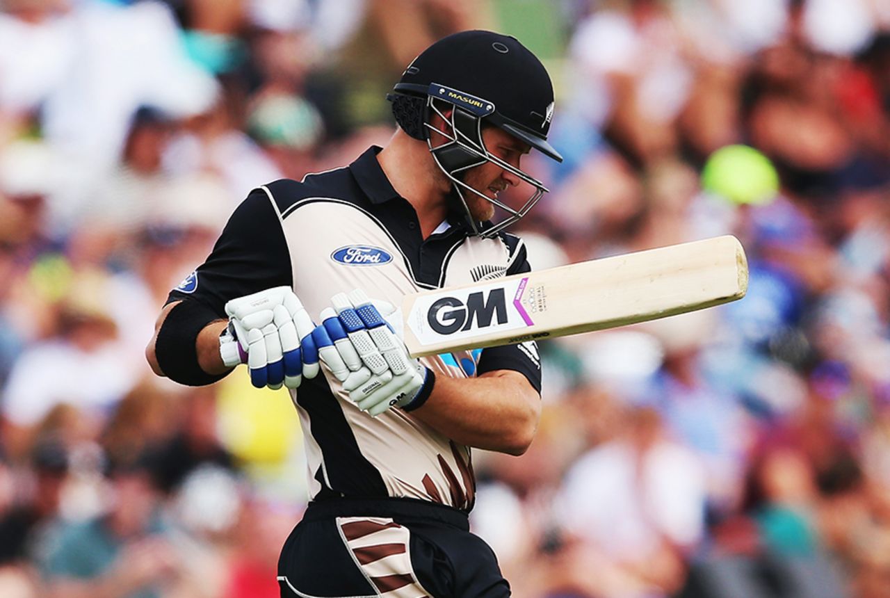 Corey Anderson scored only 2 in his first international game since May 2015, New Zealand v Sri Lanka, 1st T20I,  Mount Maunganui, January 7, 2016