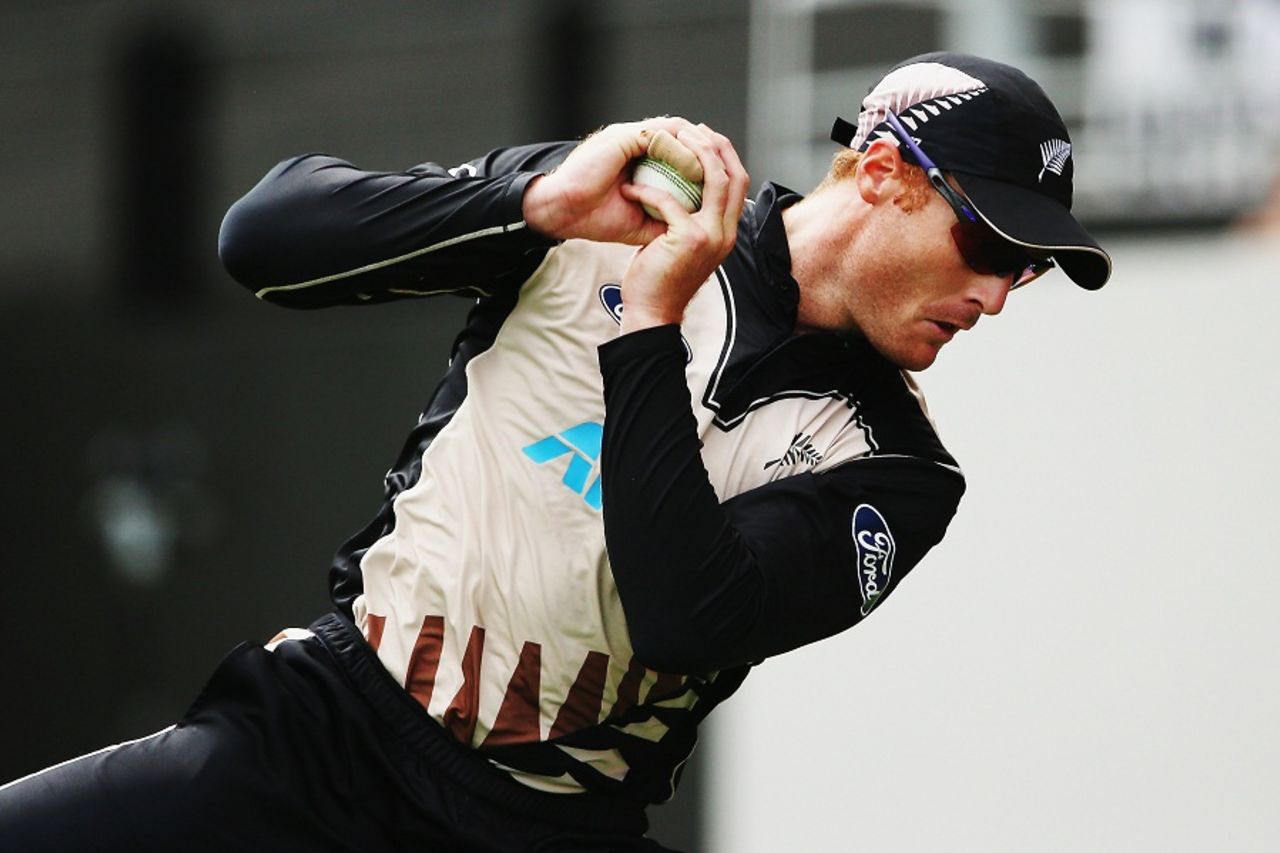 Martin Guptill completes a catch at the midwicket boundary, New Zealand v Sri Lanka, 2nd T20I, Auckland, January 10, 2016