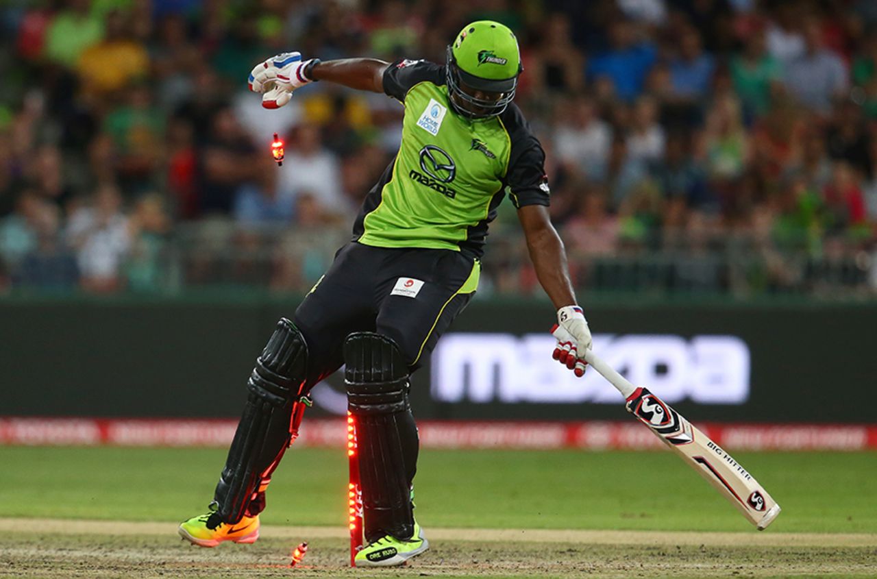 Andre Russell stumbles and steps on his stumps, Sydney Thunder v Melbourne Renegades, Big Bash League 2015-16, Sydney, January 11, 2016