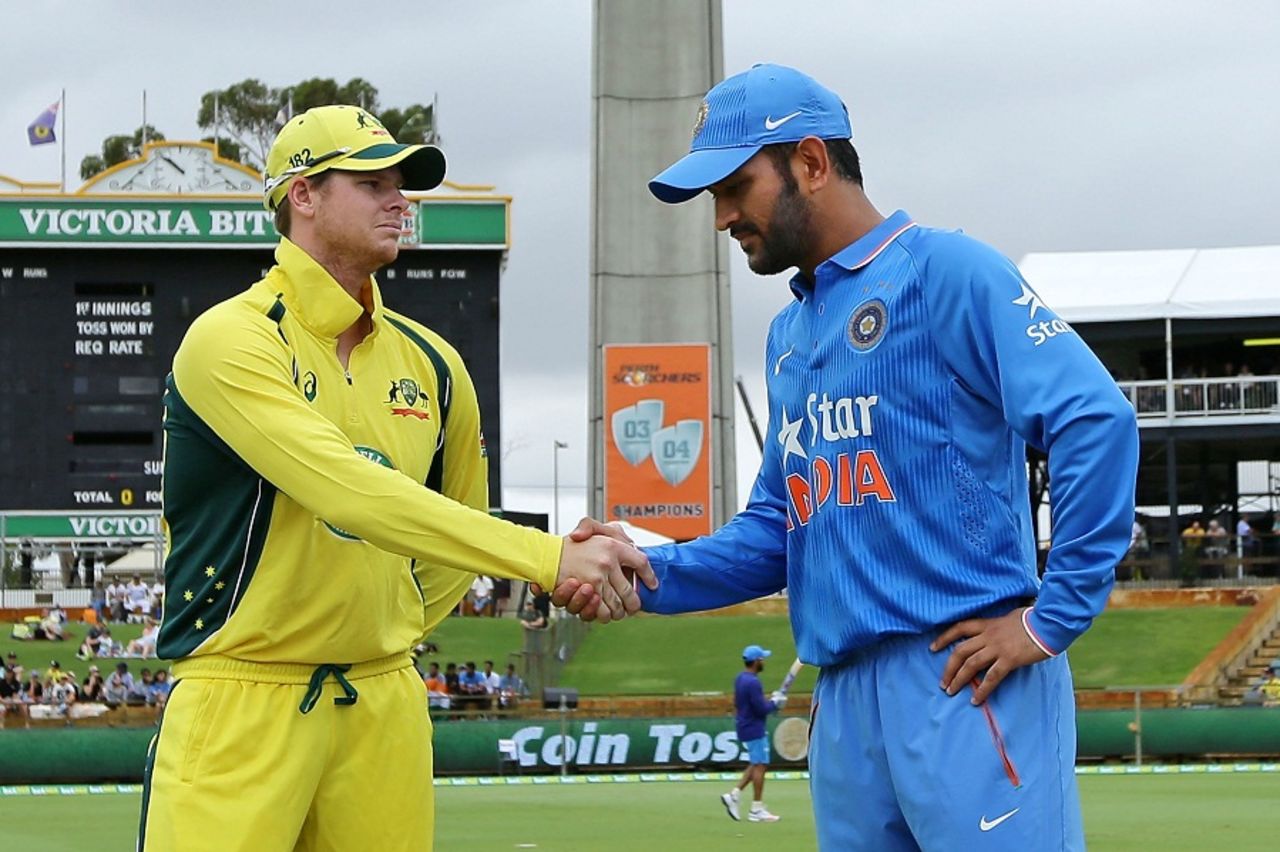 Steven Smith and MS Dhoni shake hands at the toss, Australia v India, 1st ODI, Perth, January 12, 2016