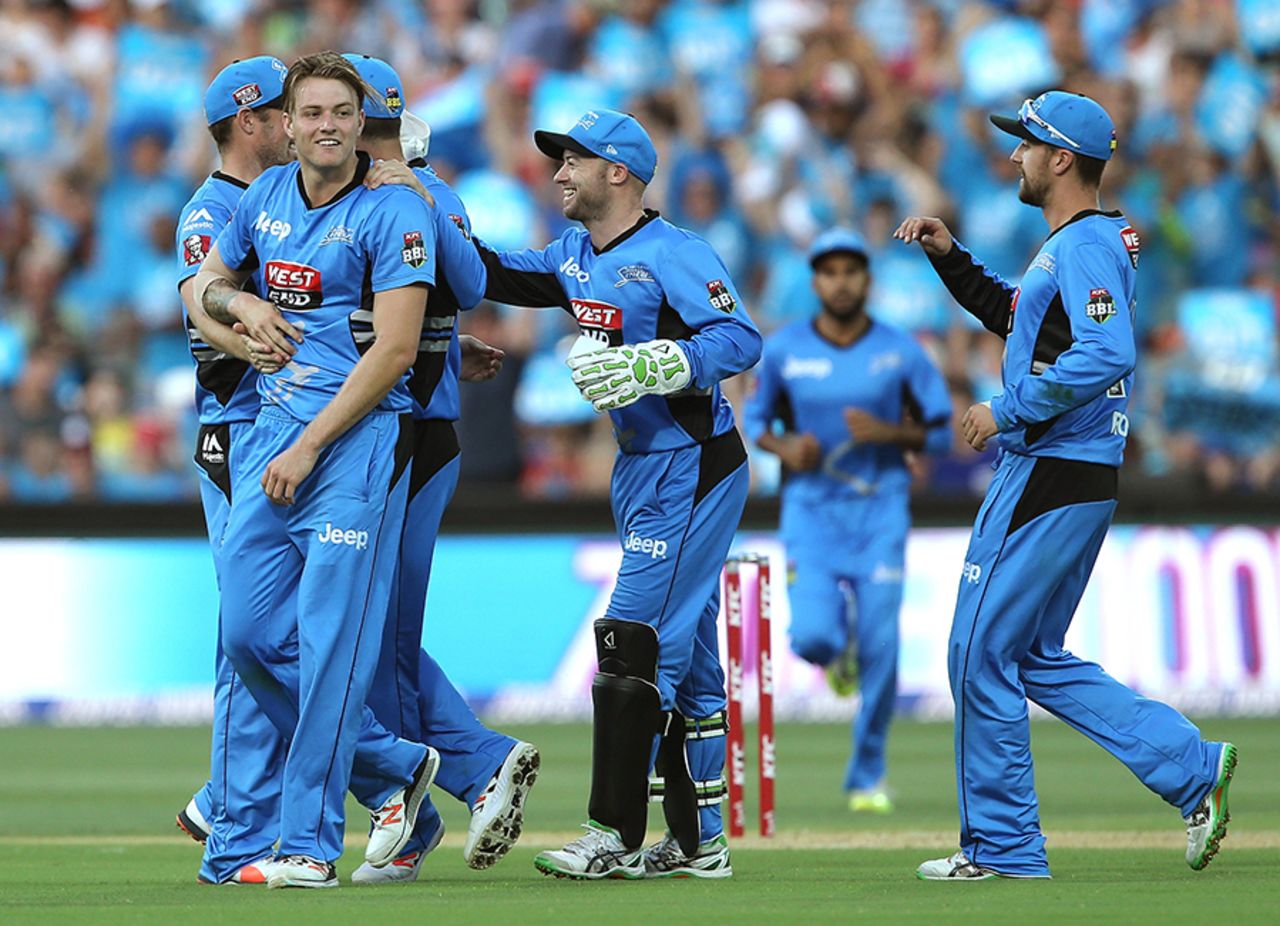 Greg West picked up a tidy 2 for 24 on his T20 debut, Adelaide Strikers v Hobart Hurricanes, Big Bash League 2015-16, Adelaide, January 13, 2016
