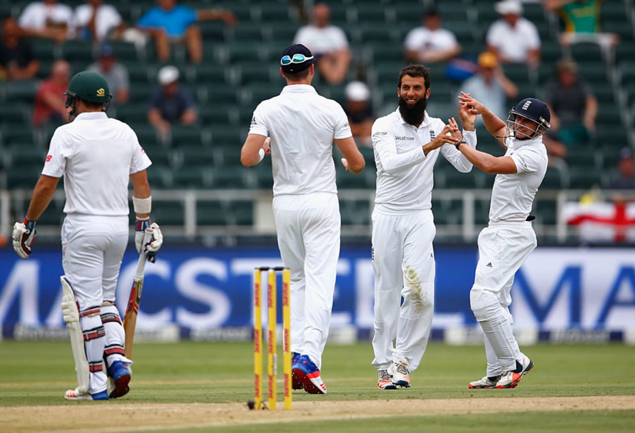 Moeen Ali broke the stubborn second-wicket stand, South Africa v England, 3rd Test, Johannesburg, 1st day, January 14, 2016