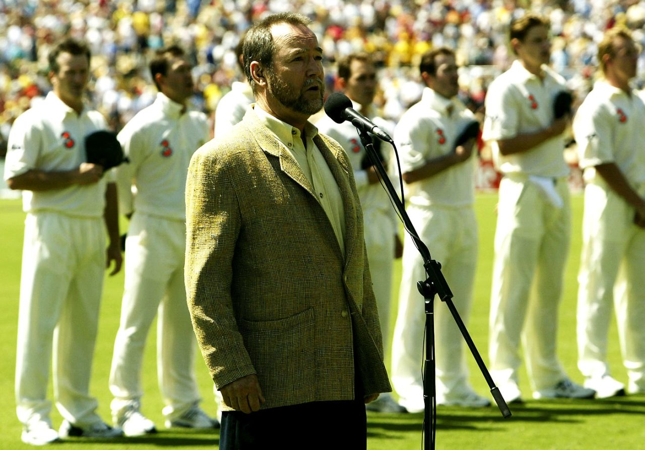 John Williamson sings the national anthem, Australia v India, 4th Test, Sydney, 1st day, January 2, 2004
