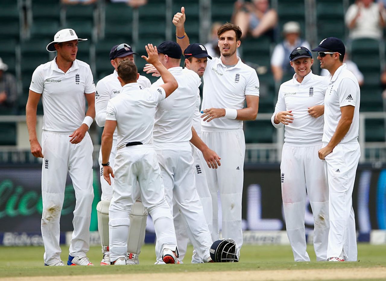 Steven Finn removed Hashim Amla in a magnificent spell, South Africa v England, 3rd Test, Johannesburg, 1st day, January 14, 2016