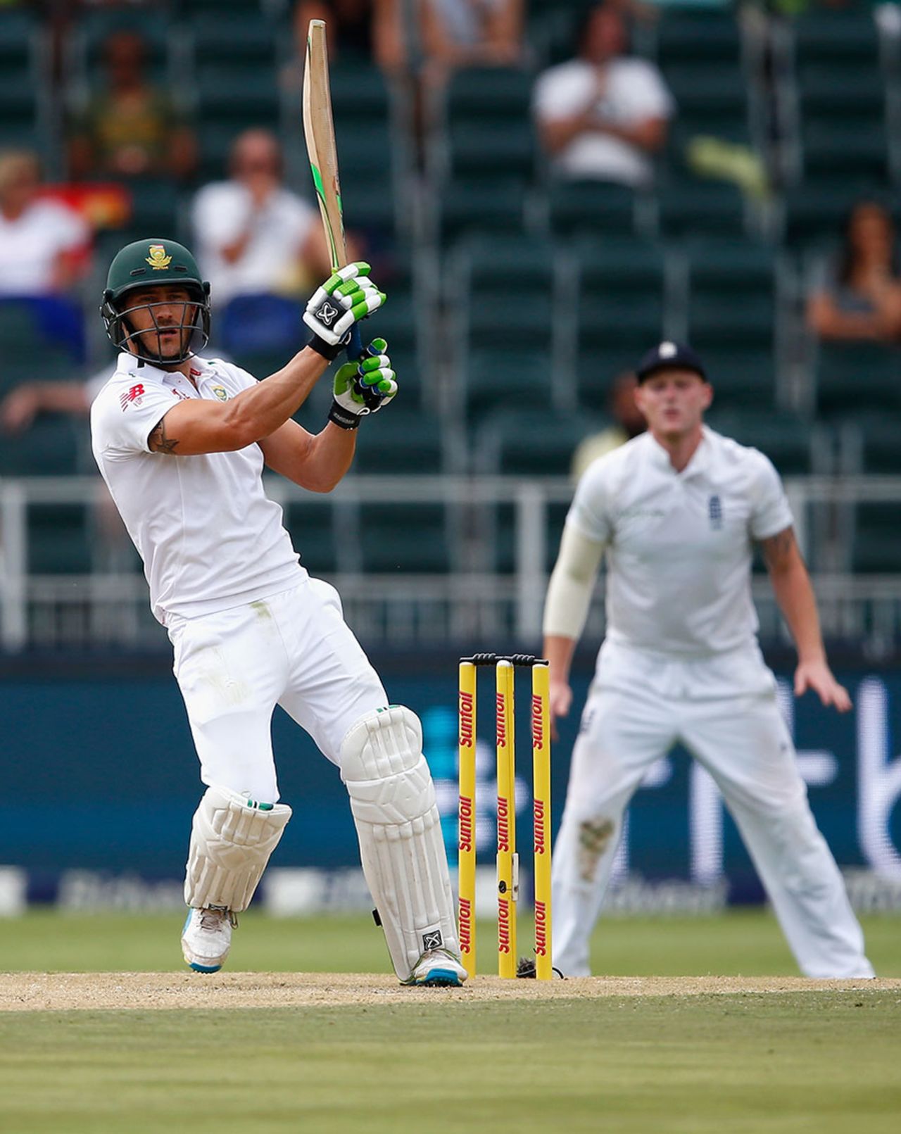 Faf du Plessis battled hard but fell weakly for 16, South Africa v England, 3rd Test, Johannesburg, 1st day, January 14, 2016