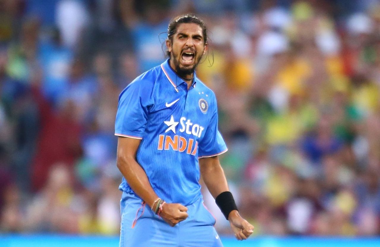 Ishant Sharma roars after taking a wicket, Australia v India, 3rd ODI, Melbourne, January 17, 2016