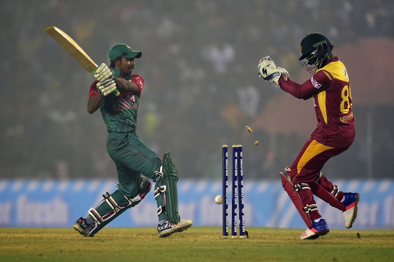 Mosaddek Hossain is bowled, Bangladesh v Zimbabwe, 3rd T20, Khulna, January 20, 2016
