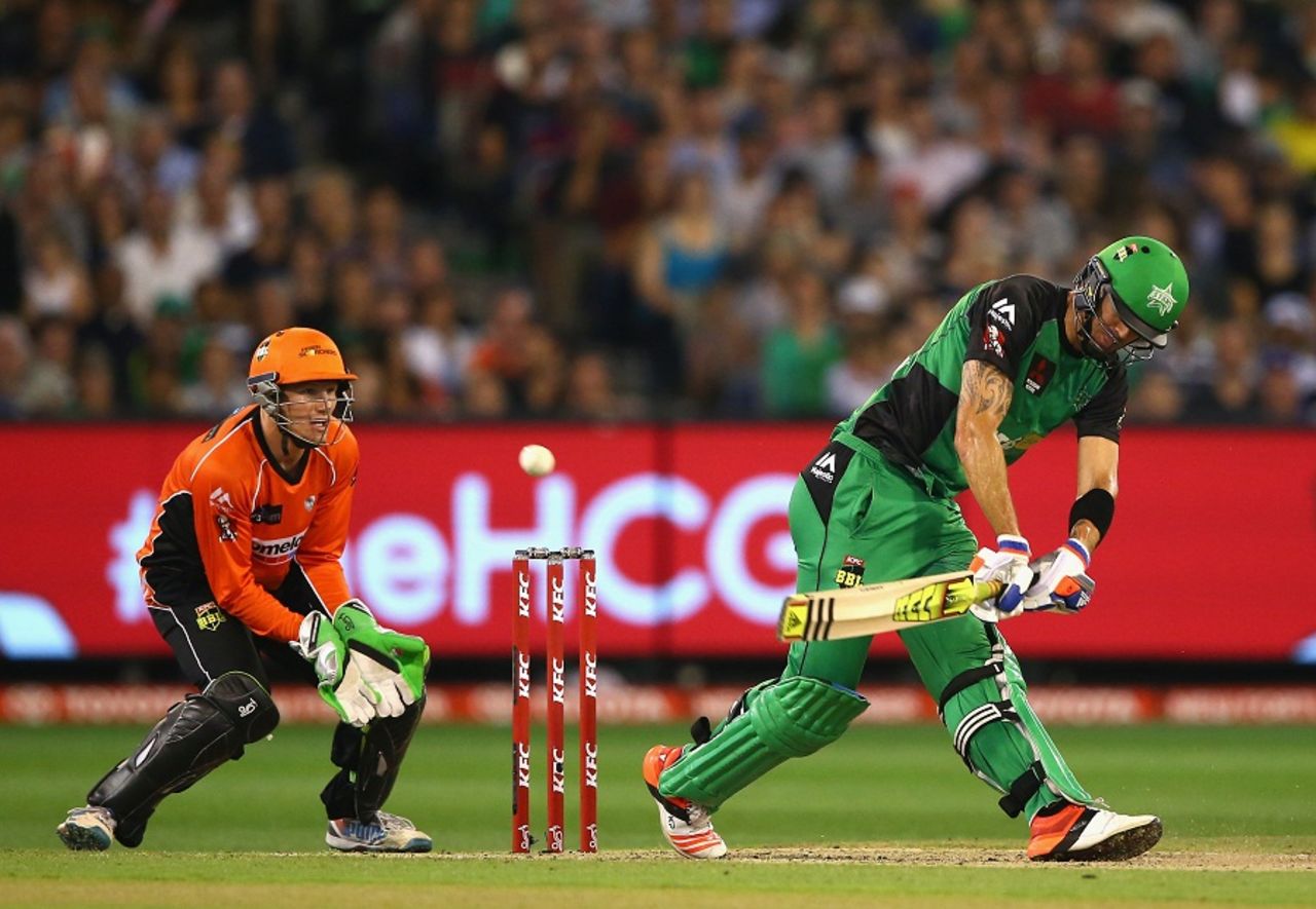 Kevin Pietersen plays a reverse sweep during his 62, Melbourne Stars v Perth Scorchers, 2nd semi-final, BBL 2015-16, Melbourne, January 22, 2016