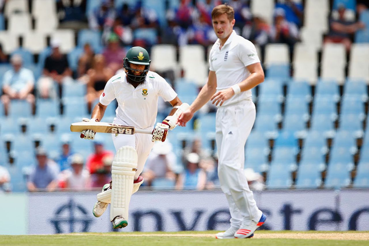 Chris Woakes struggled for control on his recall to the Test side, South Africa v England, 4th Test, Centurion, 1st day, January 22, 2016