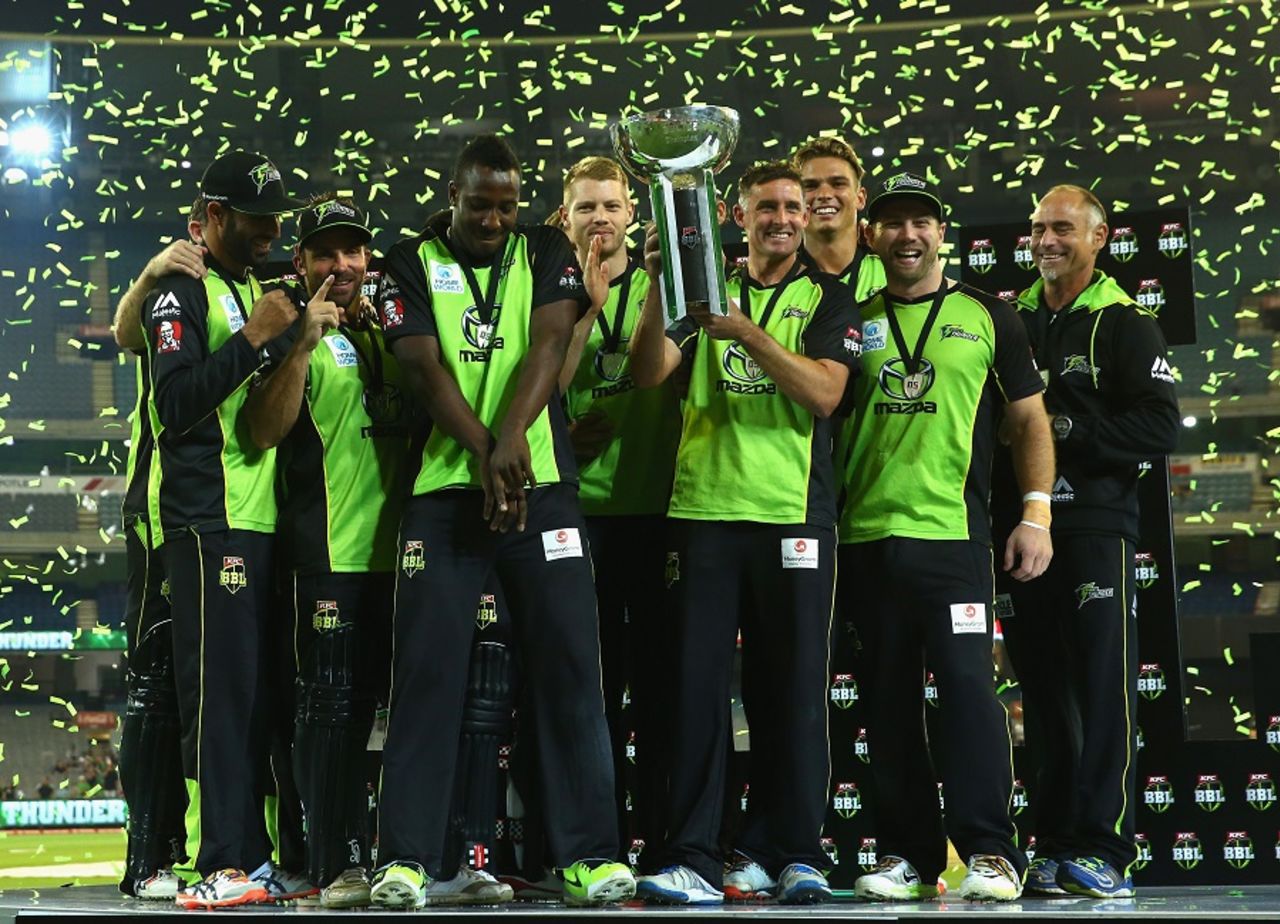 The Sydney Thunder players get together after sealing the title, Melbourne Stars v Sydney Thunder, BBL final 2015-16, Melbourne, January 24, 2016