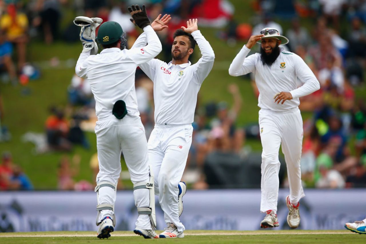 Chris Woakes fell in JP Duminy's first over of the match, South Africa v England, 4th Test, Centurion, 3rd day, January 24, 2016