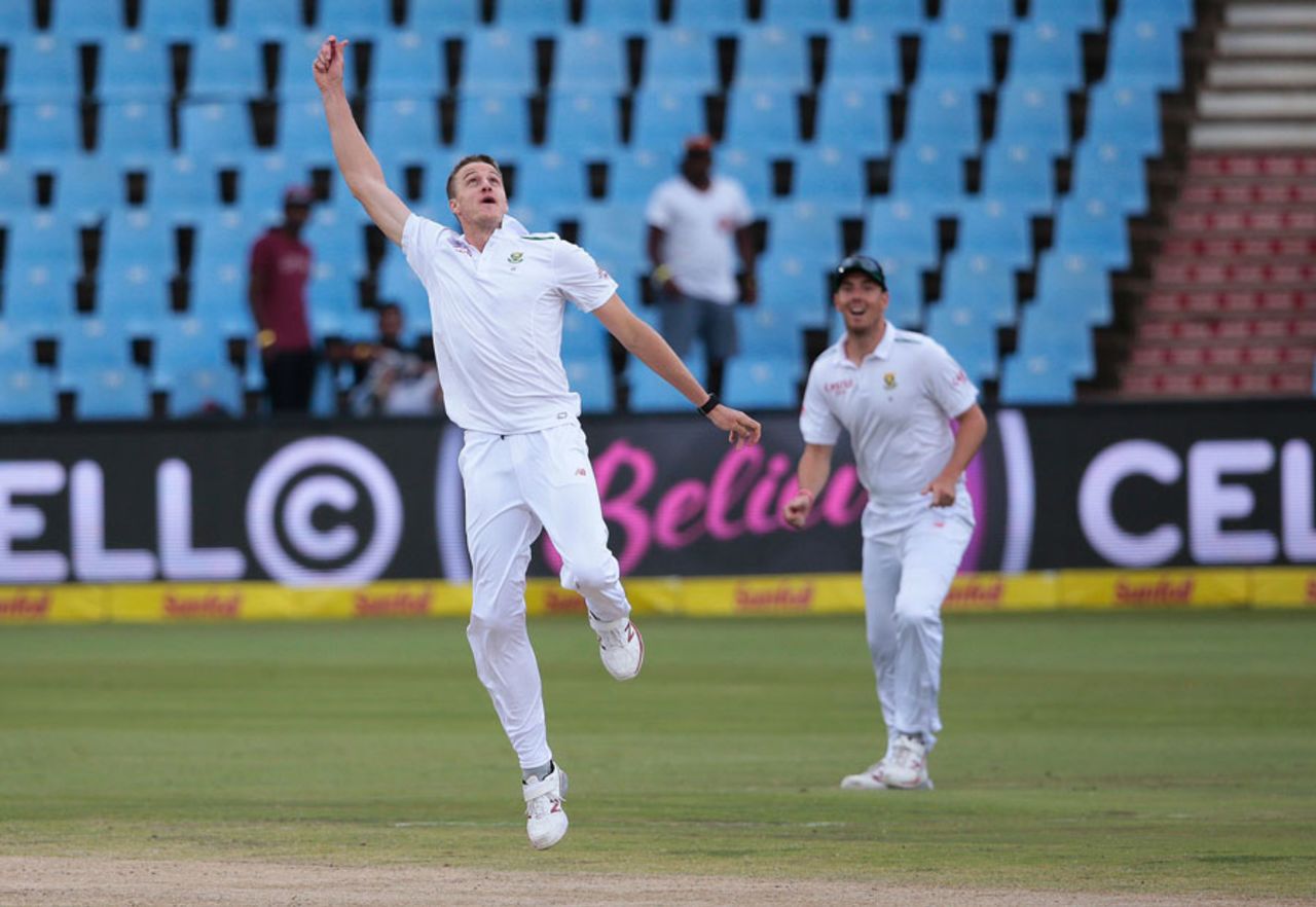 Morne Morkel celebrates his one-handed caught-and-bowled, South Africa v England, 4th Test, Centurion, 4th day, January 25, 2016