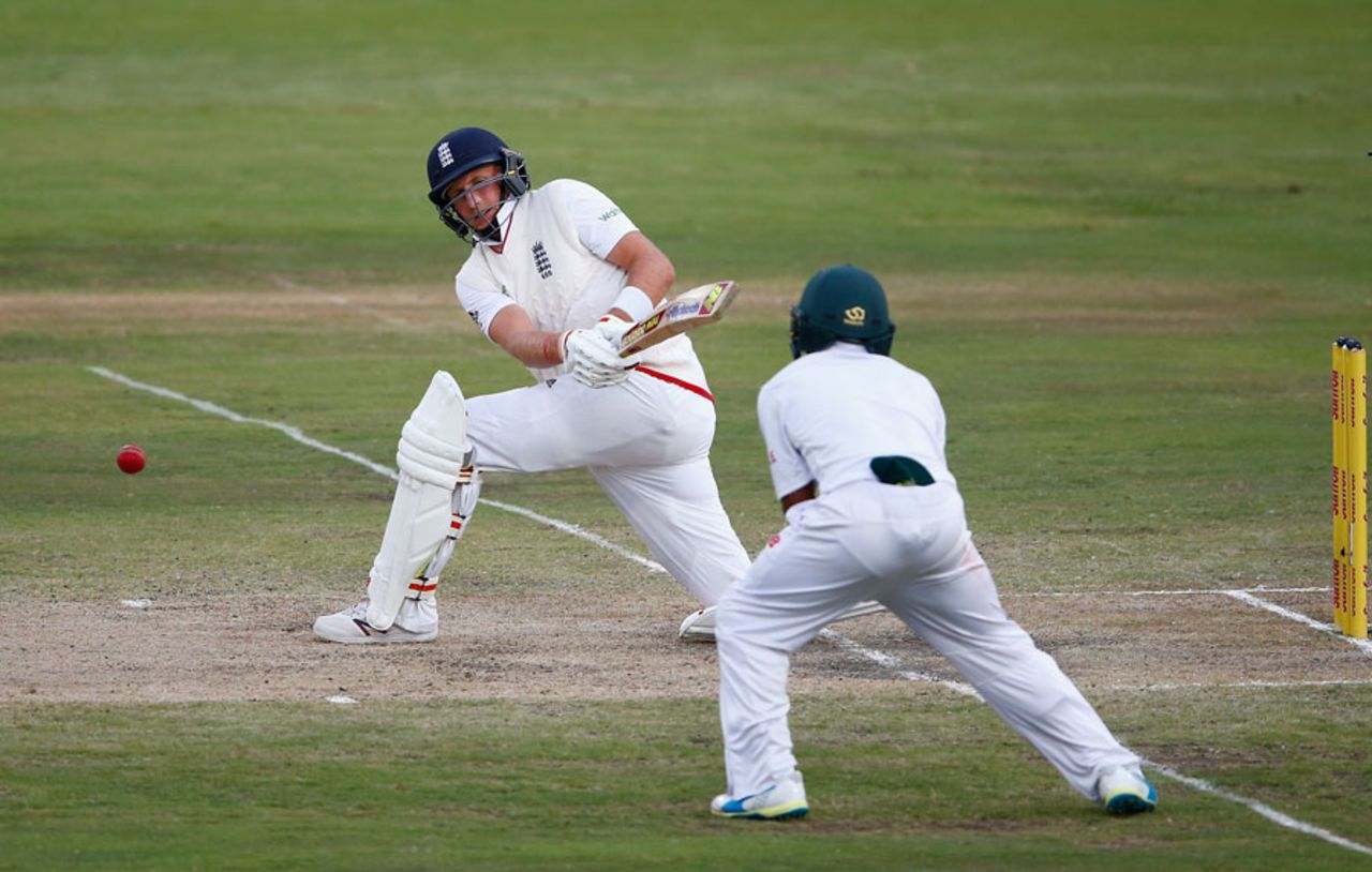 Joe Root gets low to sweep, South Africa v England, 4th Test, Centurion, 4th day, January 25, 2016