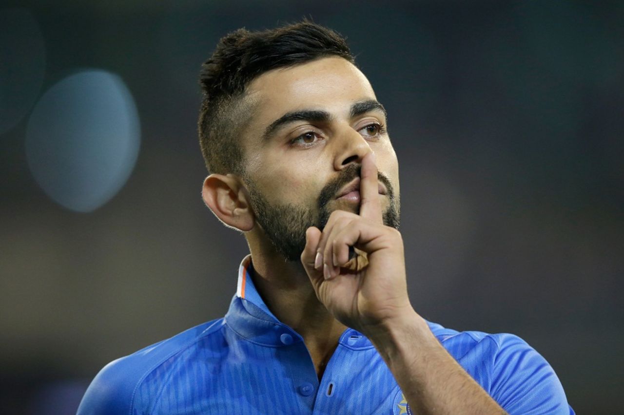 Virat Kohli gestures to the crowd while fielding, Australia v India, 2nd T20I, Melbourne, January 29, 2016