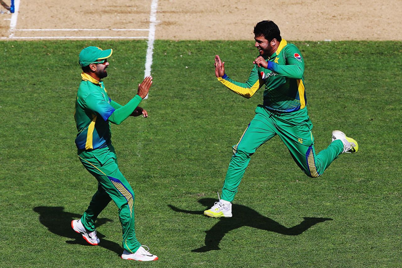 Azhar Ali celebrates with Ahmed Shehzad, New Zealand v Pakistan, 3rd ODI, Auckland, January 31, 2016