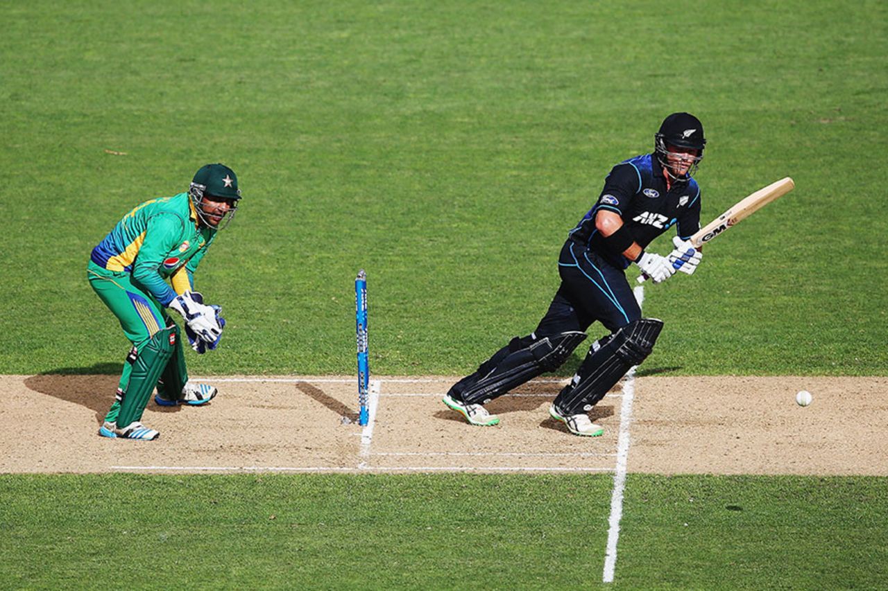 Corey Anderson clips the ball into the leg side, New Zealand v Pakistan, 3rd ODI, Auckland, January 31, 2016