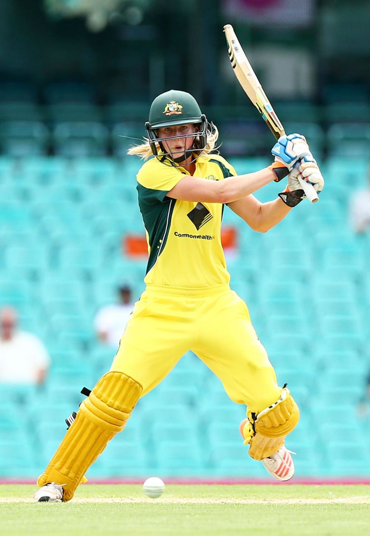 Ellyse Perry cuts during her unbeaten 55, Australia v India, 3rd women's T20I, Sydney, January 31, 2016