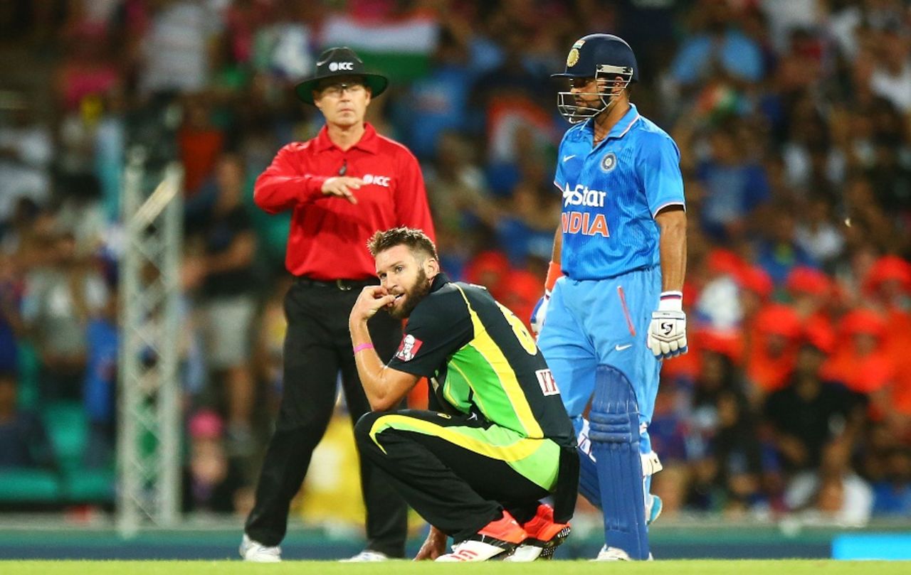 Suresh Raina hit the winning runs off Andrew Tye's bowling, Australia v India, 3rd T20I, Sydney, January 31, 2016
