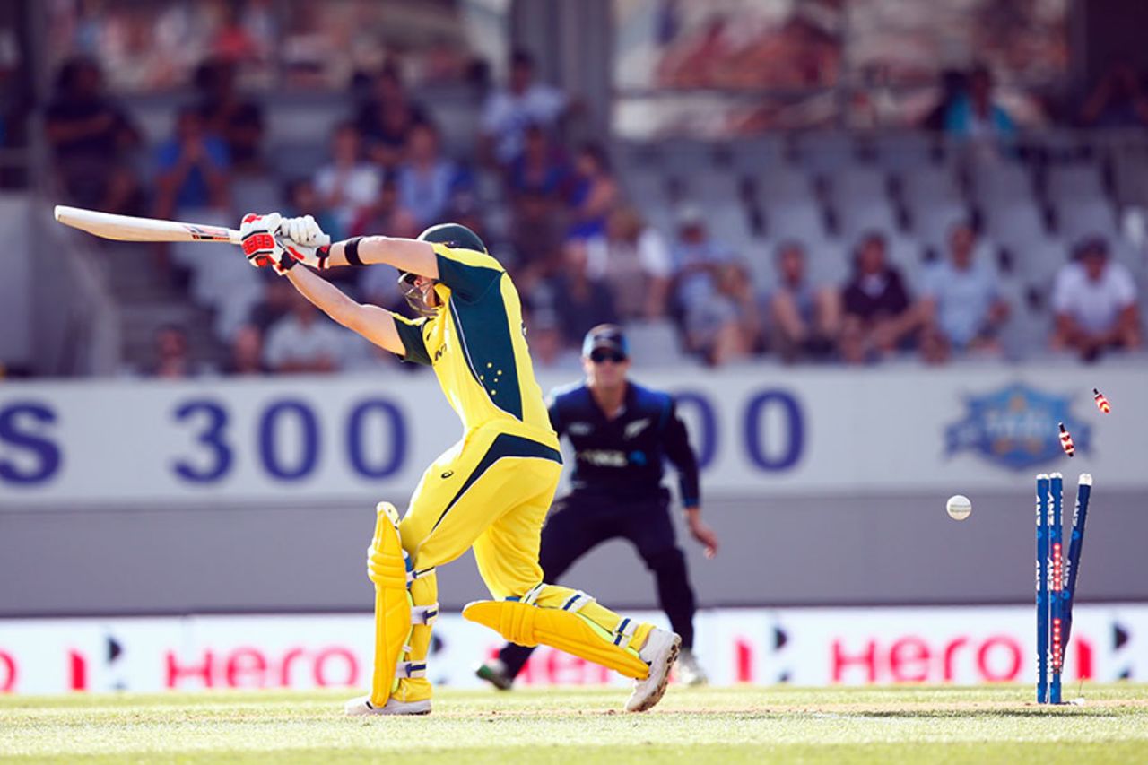 Steven Smith is bowled off the inside edge, 1st ODI, Auckland, February 3, 2016